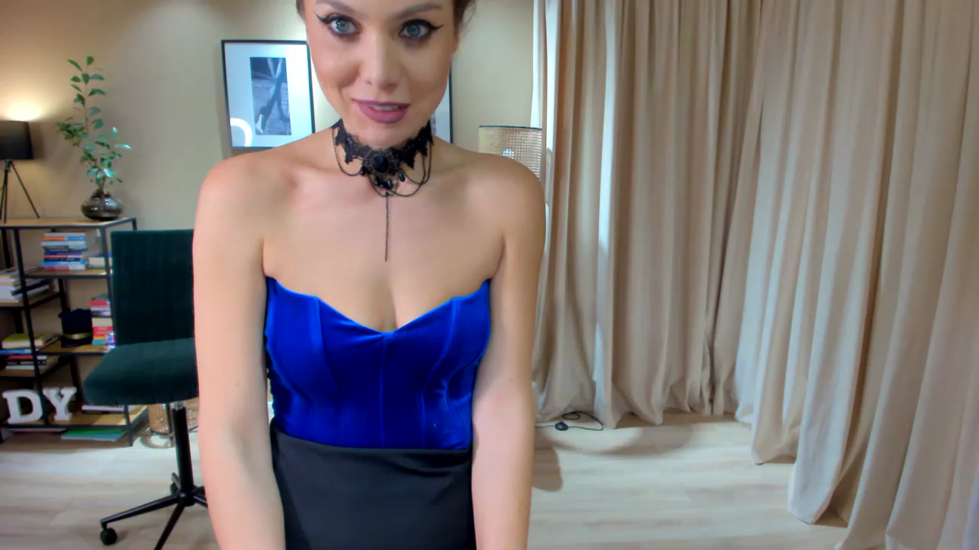 Gallery image thumbnail from SerenDYpity's myfreecams stream on, 11/25/2022, 24:01 image 10 of 20