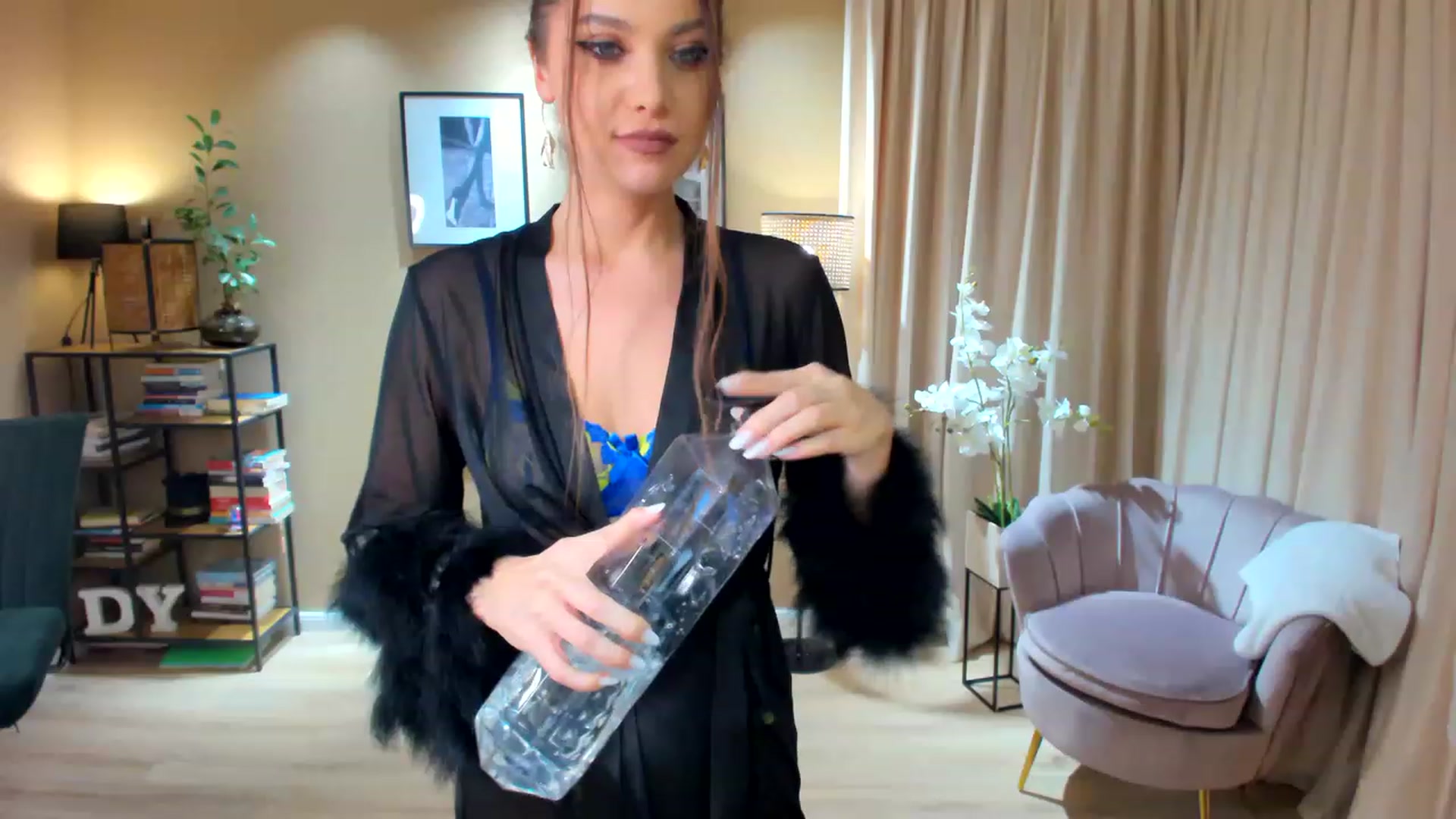 Gallery image thumbnail from SerenDYpity's myfreecams stream on, 12/02/2022, 22:39 image 15 of 20