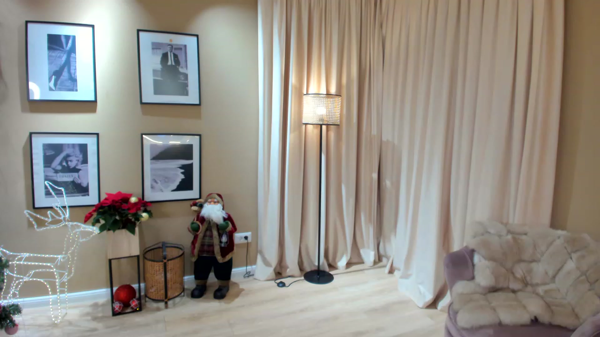 Gallery image thumbnail from SerenDYpity's myfreecams stream on, 12/17/2022, 02:34 image 6 of 20