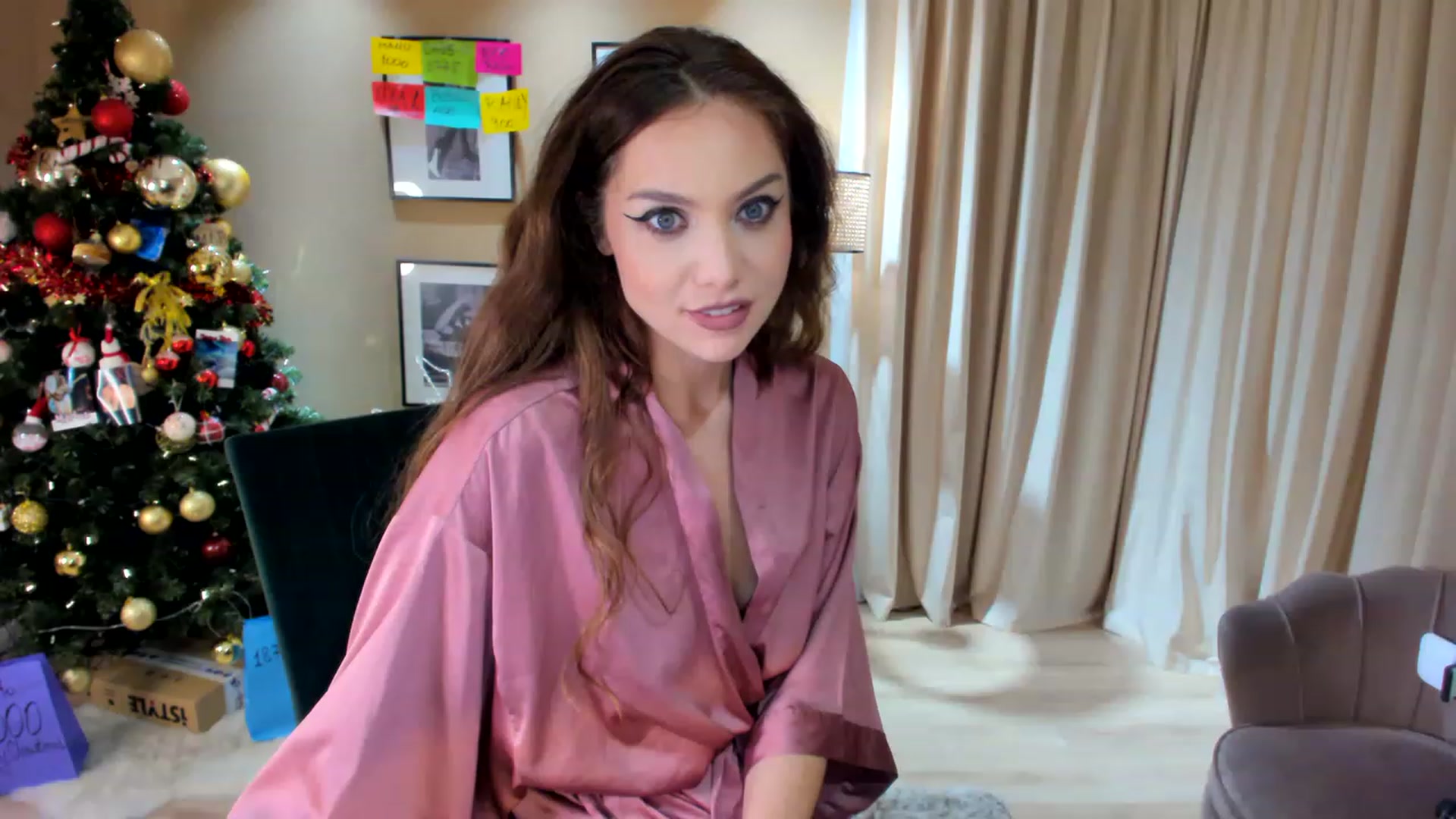 Gallery image thumbnail from SerenDYpity's myfreecams stream on, 12/21/2022, 02:36 image 20 of 20
