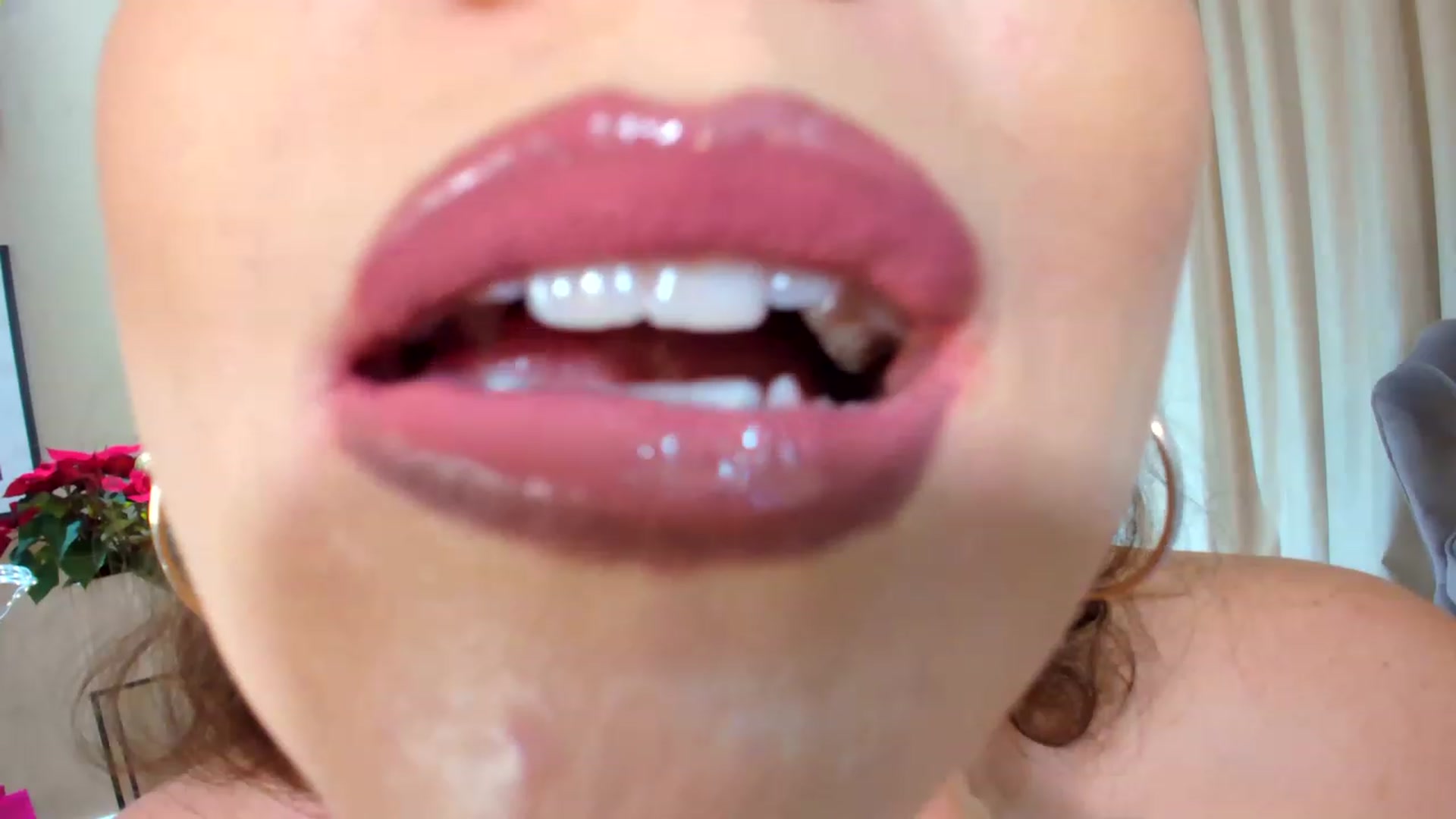 Gallery image thumbnail from SerenDYpity's myfreecams stream on, 12/22/2022, 22:13 image 11 of 20