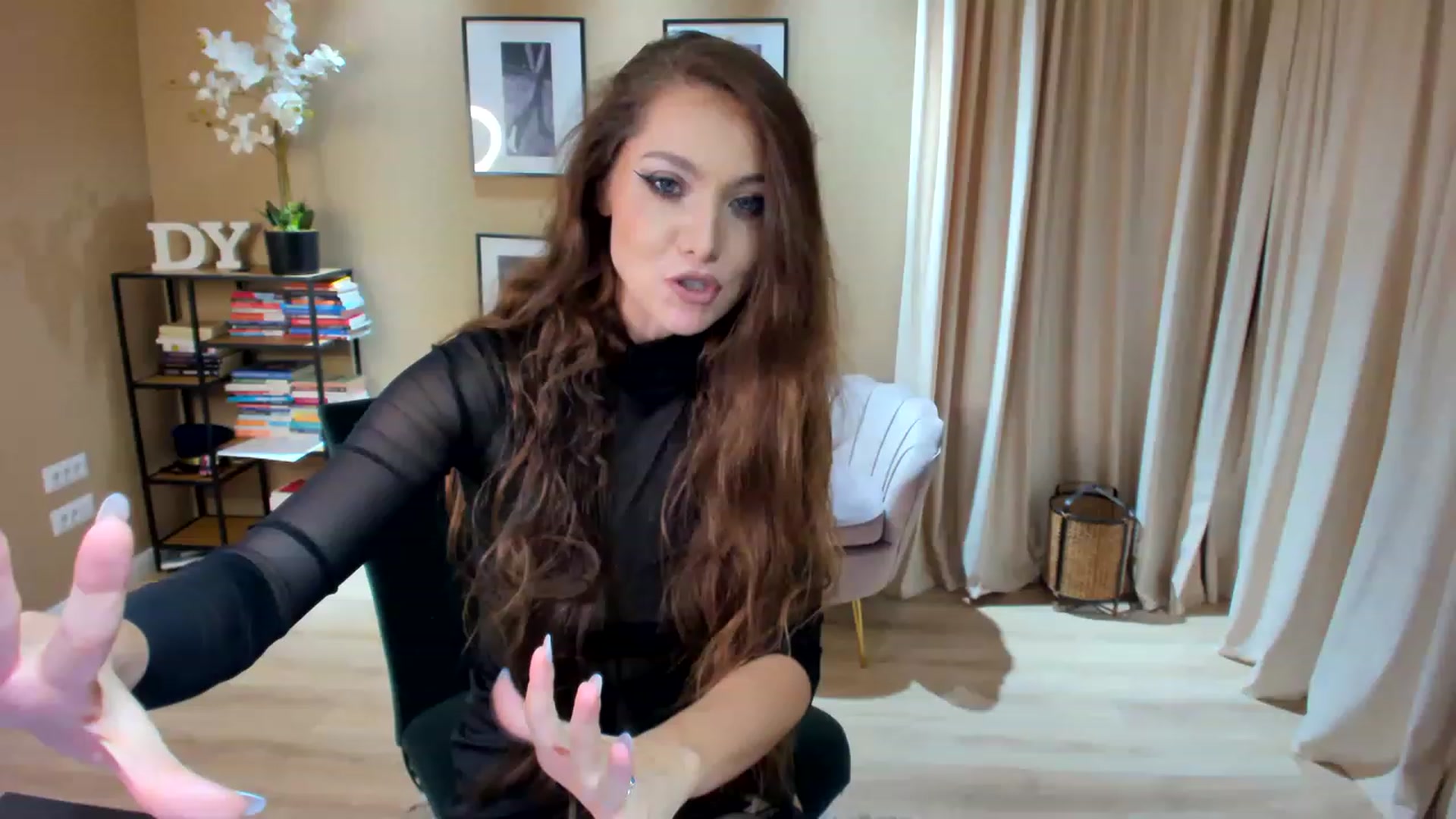 Gallery image thumbnail from SerenDYpity's myfreecams stream on, 02/01/2023, 19:18 image 5 of 20