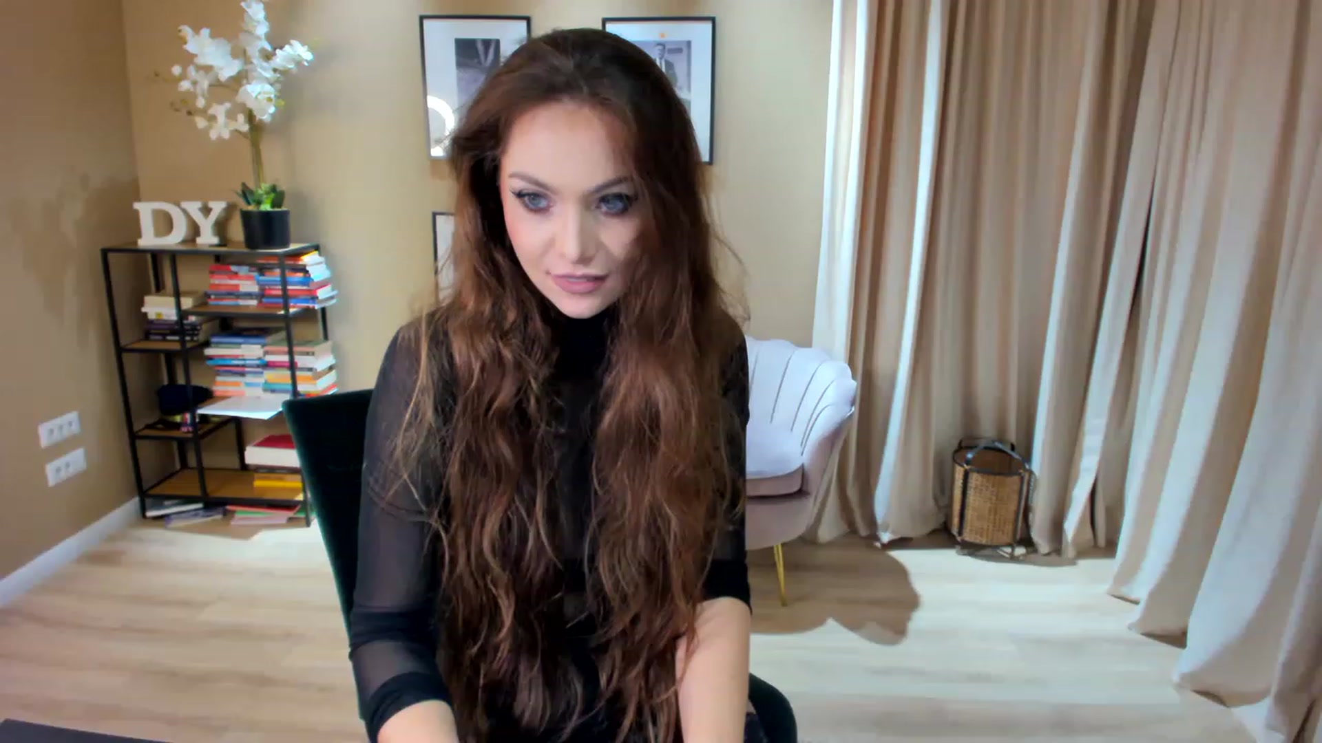 Gallery image thumbnail from SerenDYpity's myfreecams stream on, 02/01/2023, 19:18 image 8 of 20