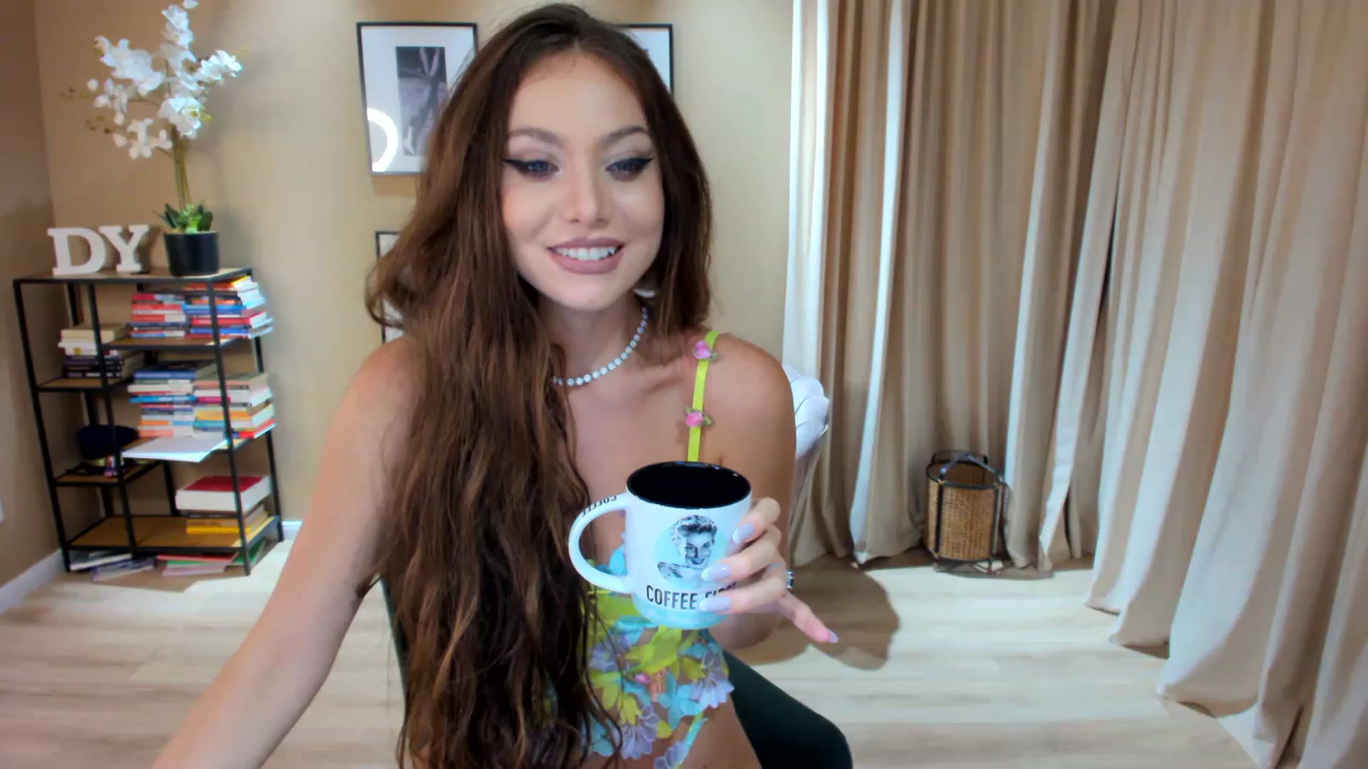 Gallery image thumbnail from SerenDYpity's myfreecams stream on, 02/01/2023, 20:03 image 7 of 20