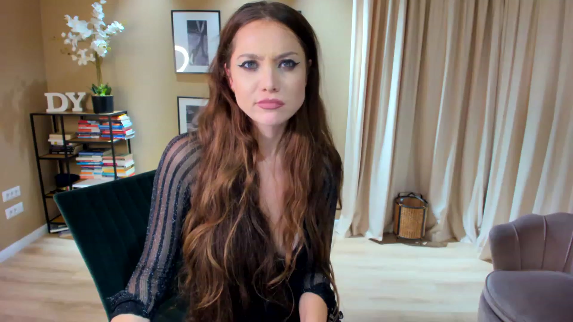Gallery image thumbnail from SerenDYpity's myfreecams stream on, 02/03/2023, 24:35 image 17 of 20
