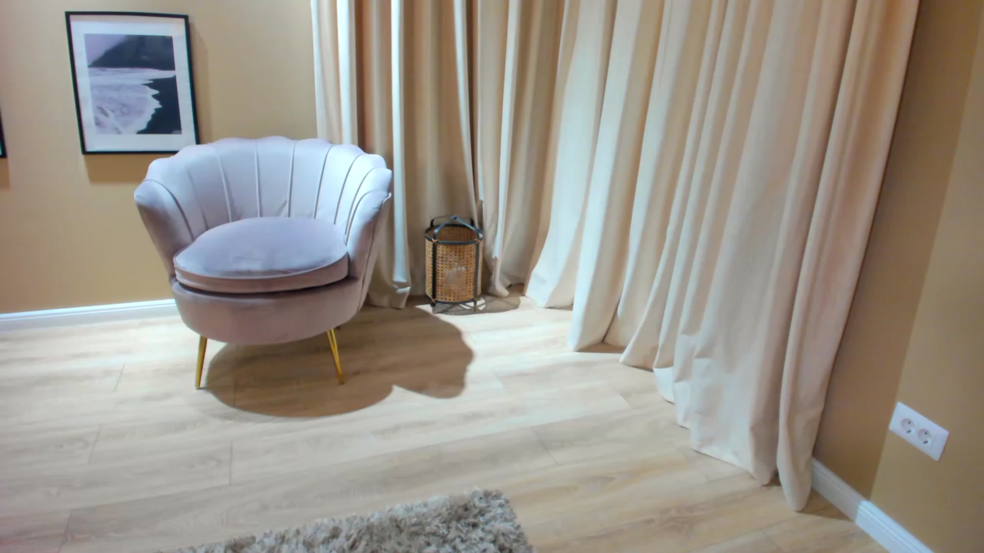 Gallery image thumbnail from SerenDYpity's myfreecams stream on, 02/03/2023, 23:51 image 2 of 20