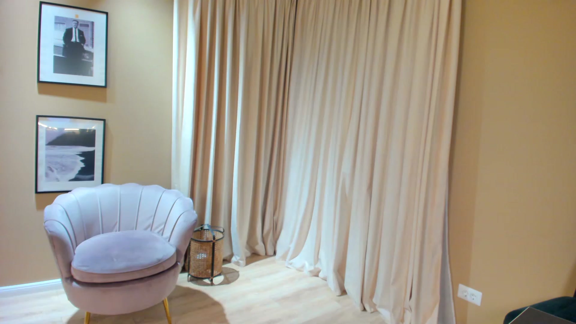 Gallery image thumbnail from SerenDYpity's myfreecams stream on, 02/06/2023, 23:38 image 17 of 20