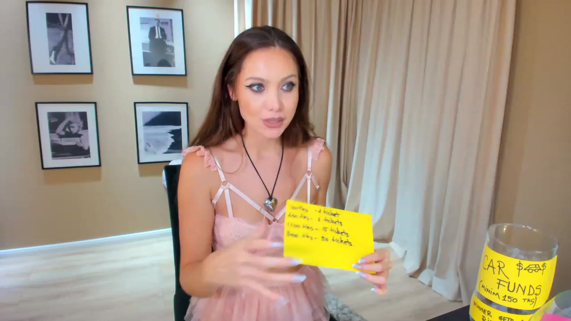 Gallery image thumbnail from SerenDYpity's myfreecams stream on, 02/10/2023, 24:32 image 16 of 20