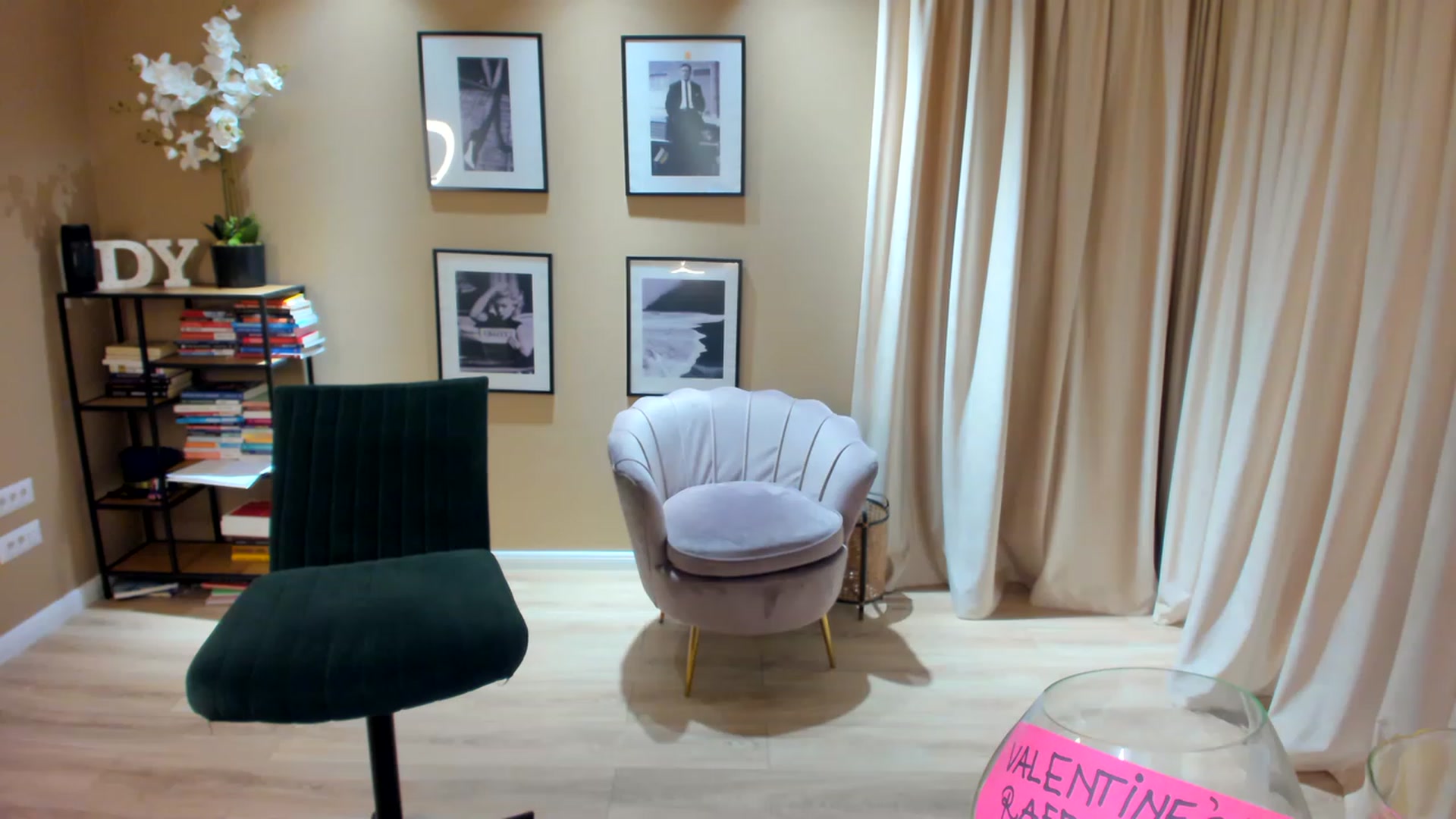 Gallery image thumbnail from SerenDYpity's myfreecams stream on, 02/11/2023, 23:28 image 11 of 20