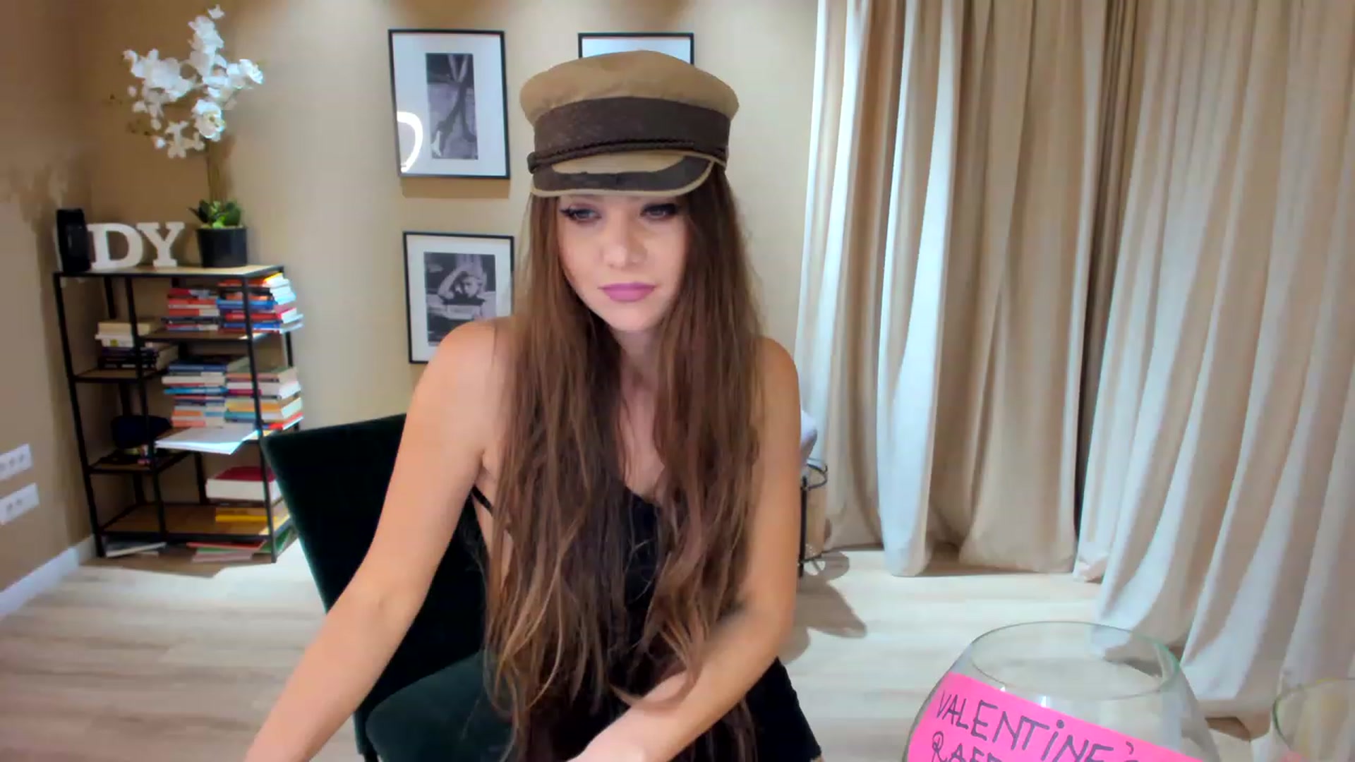 Gallery image thumbnail from SerenDYpity's myfreecams stream on, 02/11/2023, 23:28 image 7 of 20