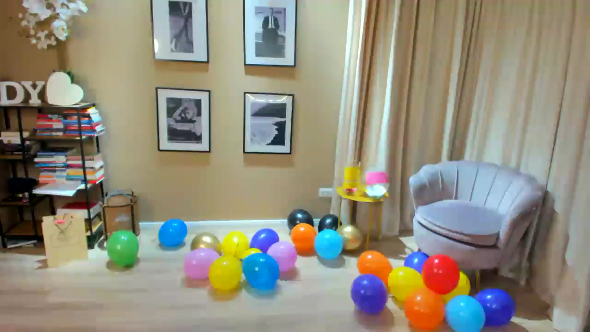 Gallery image thumbnail from SerenDYpity's myfreecams stream on, 02/14/2023, 22:27 image 6 of 20