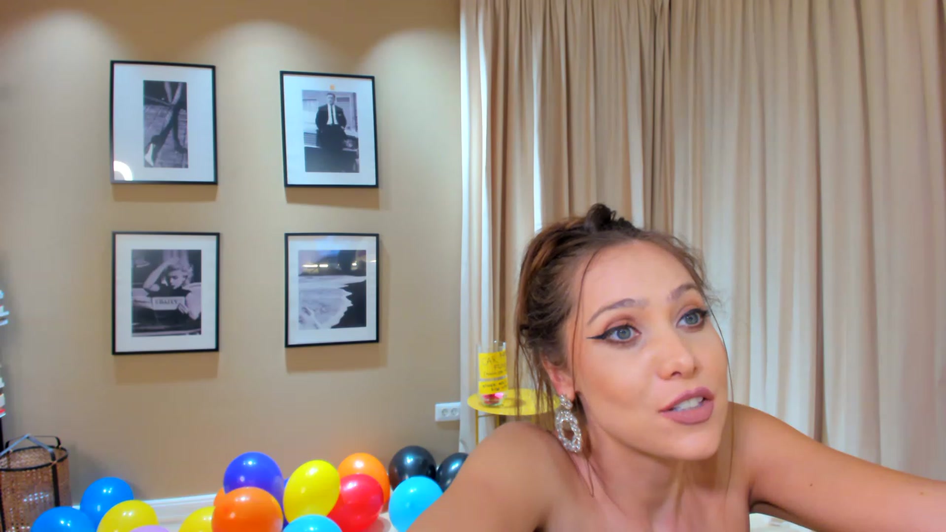 Gallery image thumbnail from SerenDYpity's myfreecams stream on, 02/15/2023, 01:01 image 10 of 20