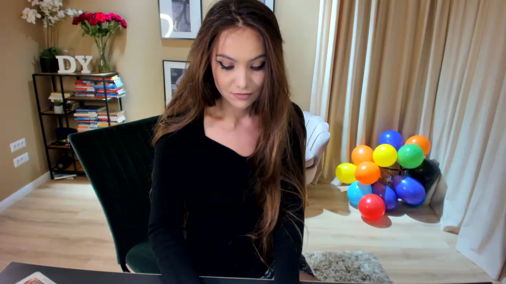 Gallery image thumbnail from SerenDYpity's myfreecams stream on, 02/20/2023, 21:38 image 17 of 20