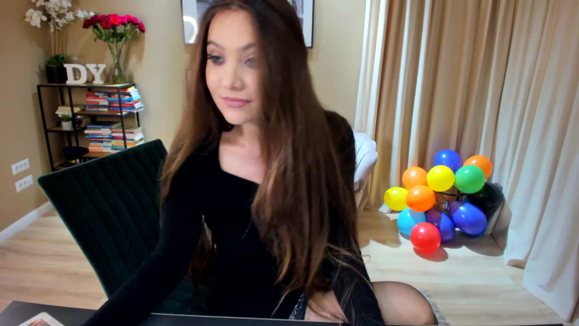 Gallery image thumbnail from SerenDYpity's myfreecams stream on, 02/20/2023, 21:38 image 18 of 20