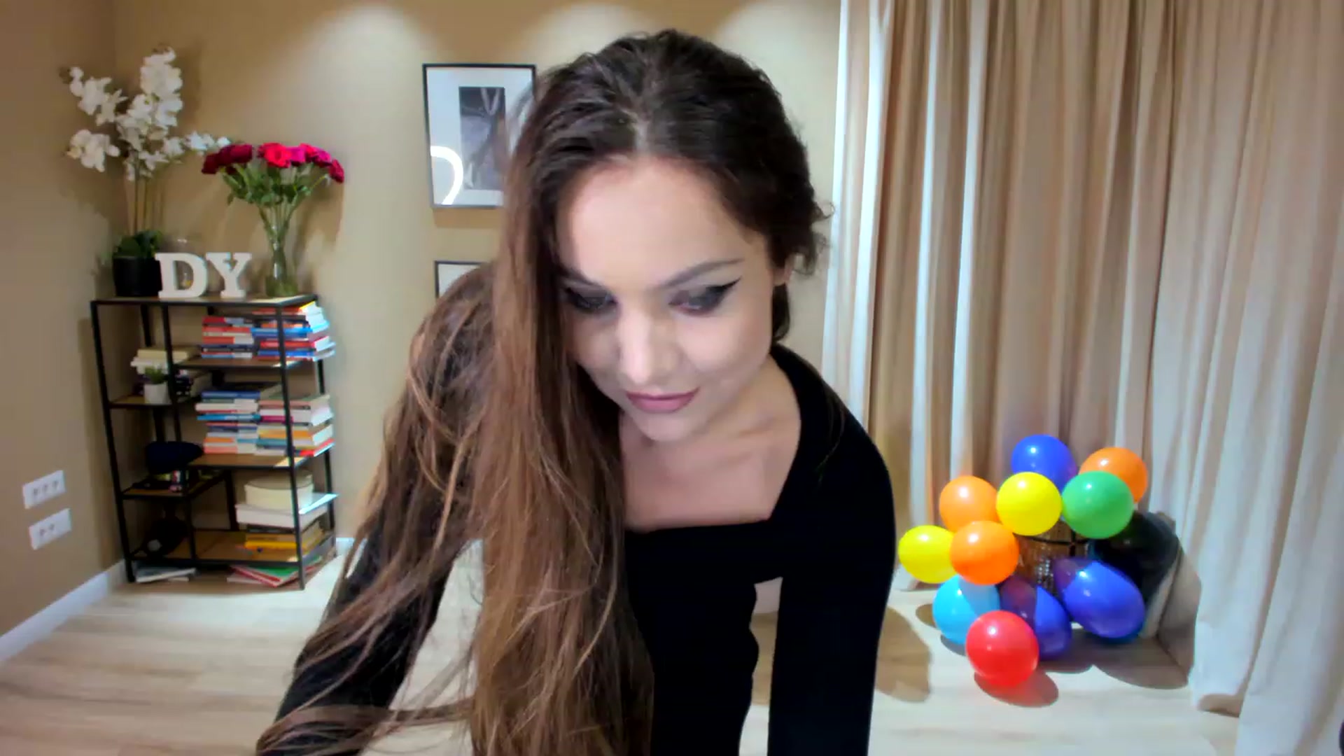 Gallery image thumbnail from SerenDYpity's myfreecams stream on, 02/20/2023, 22:37 image 16 of 20