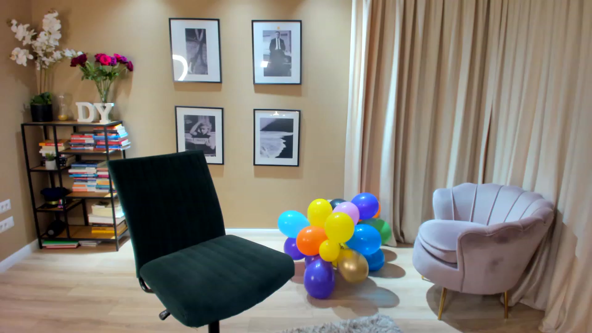Gallery image thumbnail from SerenDYpity's myfreecams stream on, 02/22/2023, 23:35 image 18 of 20