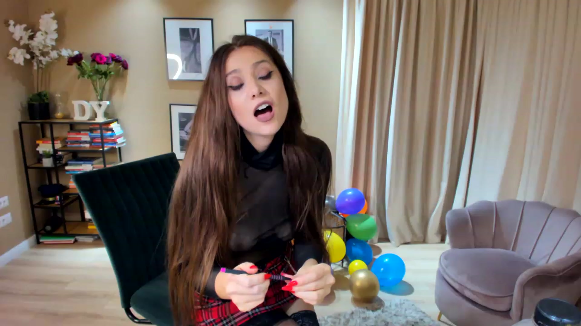 Gallery image thumbnail from SerenDYpity's myfreecams stream on, 02/23/2023, 23:53 image 19 of 20
