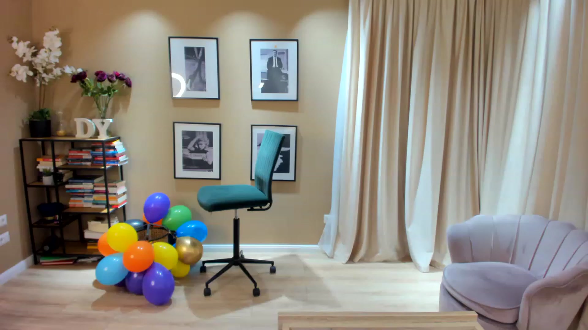 Gallery image thumbnail from SerenDYpity's myfreecams stream on, 02/24/2023, 21:28 image 3 of 20