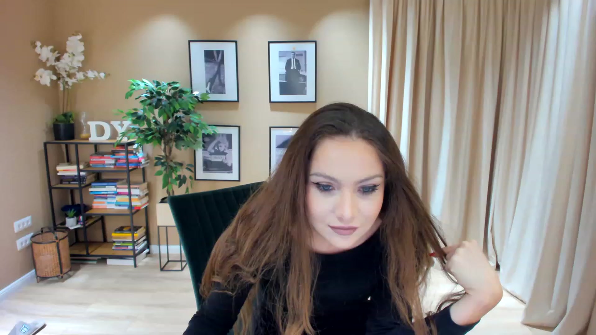 Gallery image thumbnail from SerenDYpity's myfreecams stream on, 03/07/2023, 21:24 image 2 of 20