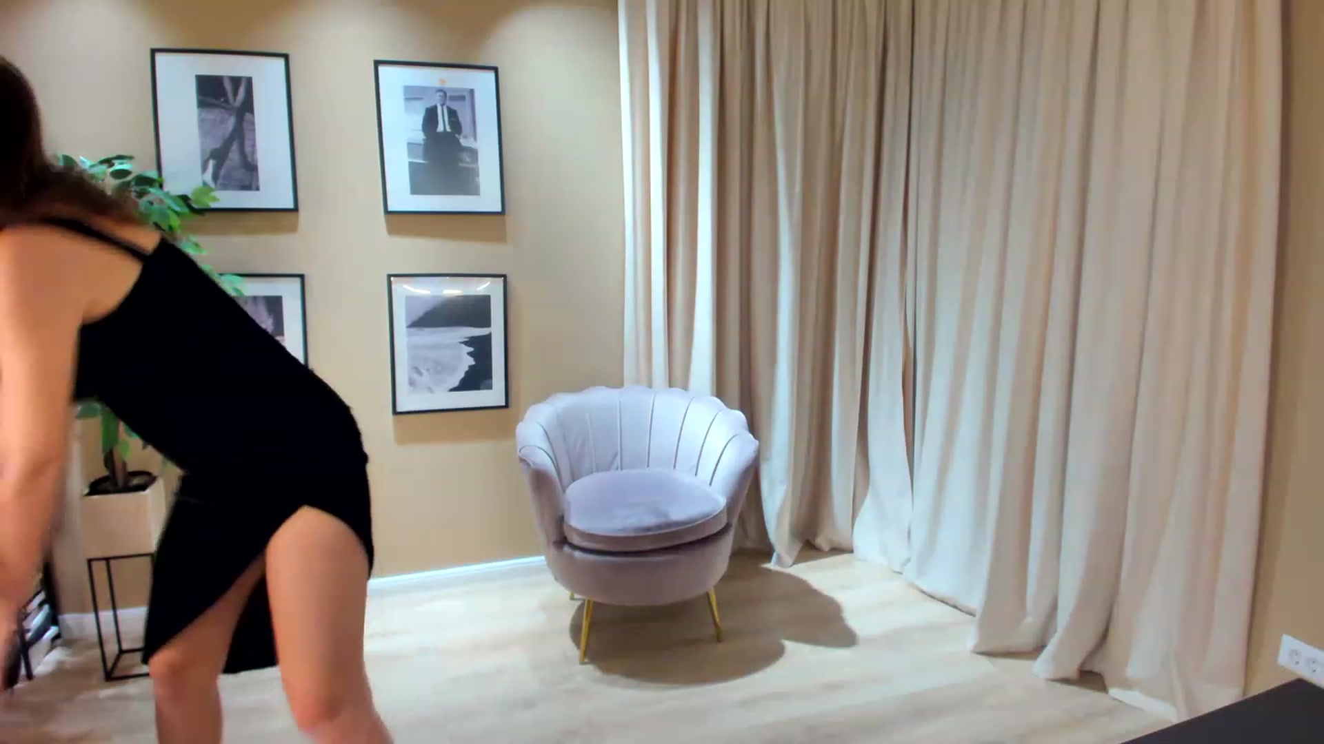 Gallery image thumbnail from SerenDYpity's myfreecams stream on, 03/07/2023, 22:26 image 17 of 20