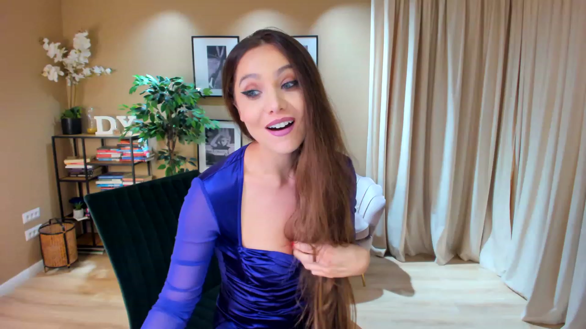 Gallery image thumbnail from SerenDYpity's myfreecams stream on, 03/08/2023, 23:17 image 1 of 20
