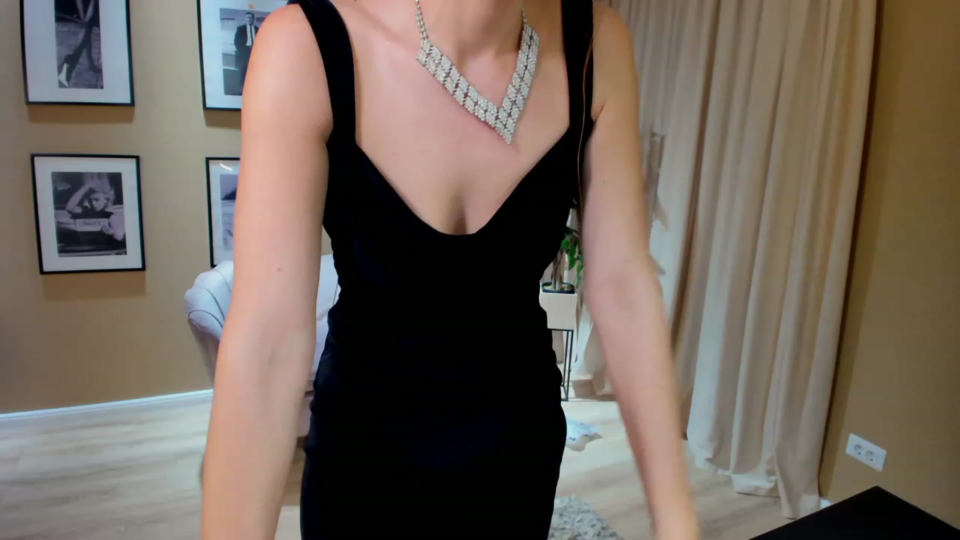 Gallery image thumbnail from SerenDYpity's myfreecams stream on, 03/11/2023, 01:18 image 1 of 20