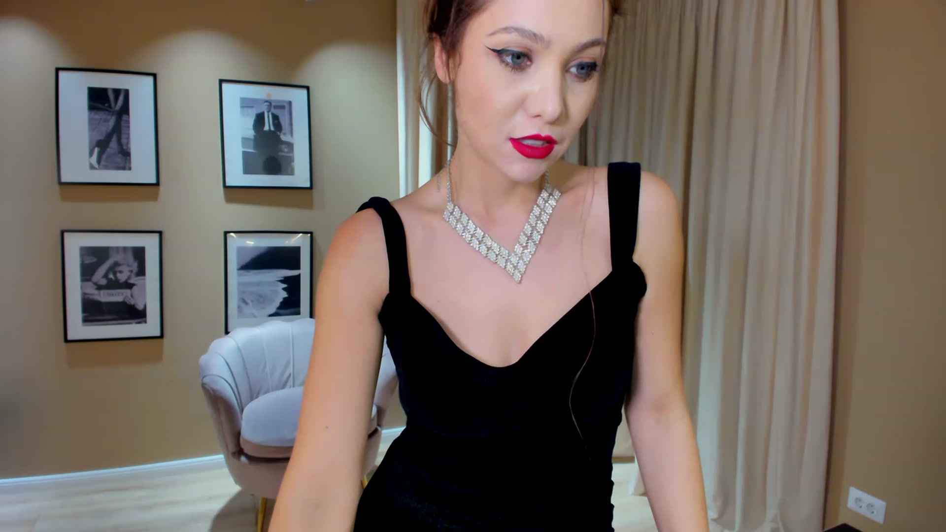 Gallery image thumbnail from SerenDYpity's myfreecams stream on, 03/11/2023, 01:18 image 14 of 20