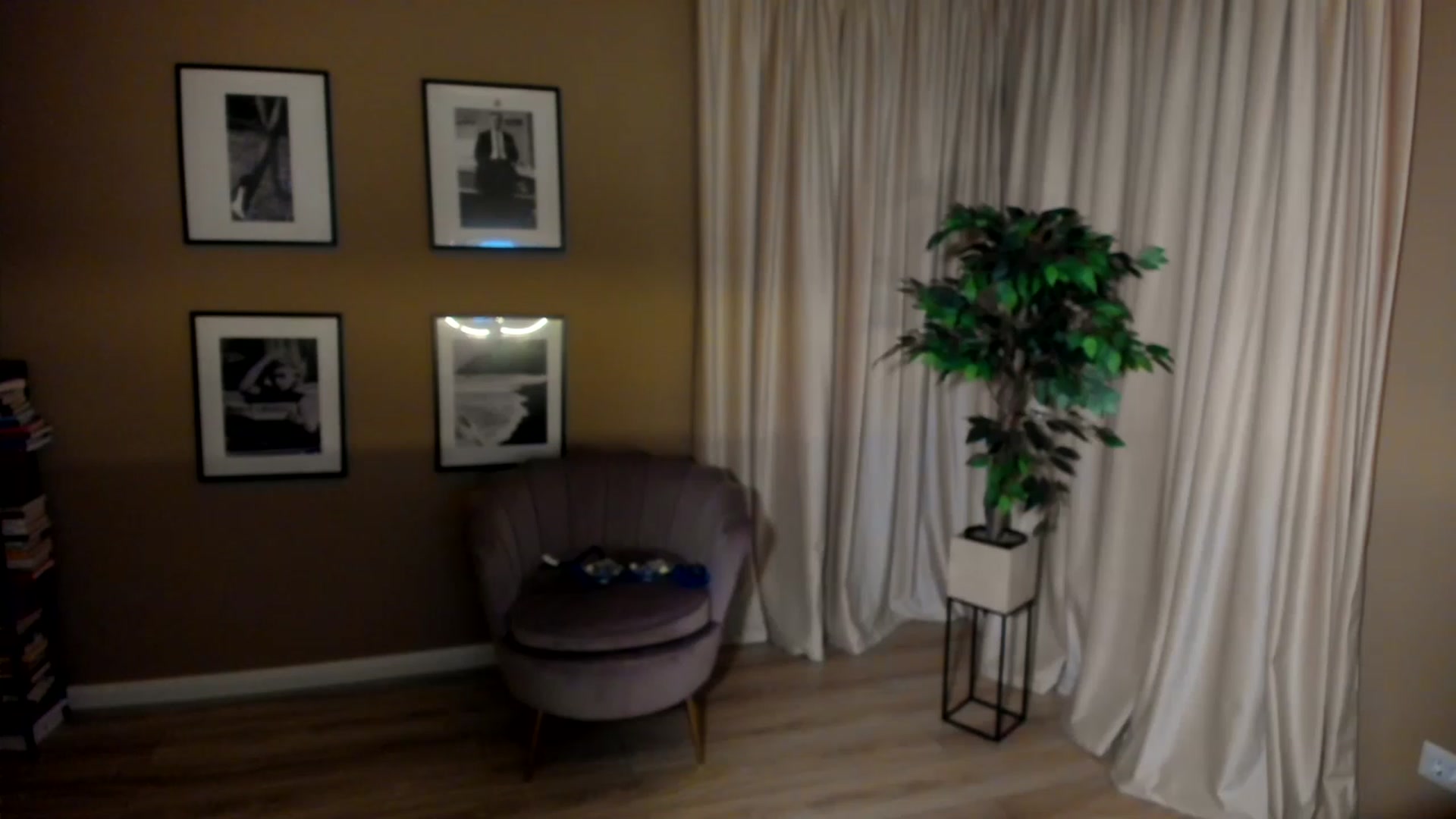 Gallery image thumbnail from SerenDYpity's myfreecams stream on, 03/14/2023, 23:51 image 16 of 20