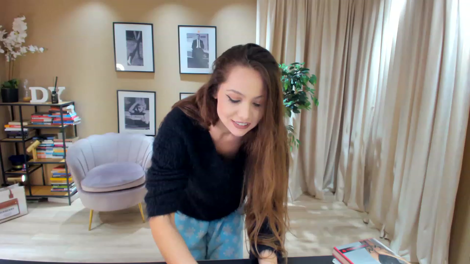 Gallery image thumbnail from SerenDYpity's myfreecams stream on, 03/16/2023, 23:04 image 3 of 20