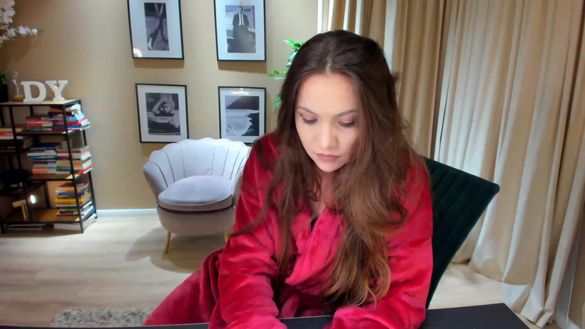 Gallery image thumbnail from SerenDYpity's myfreecams stream on, 03/18/2023, 22:11 image 5 of 20