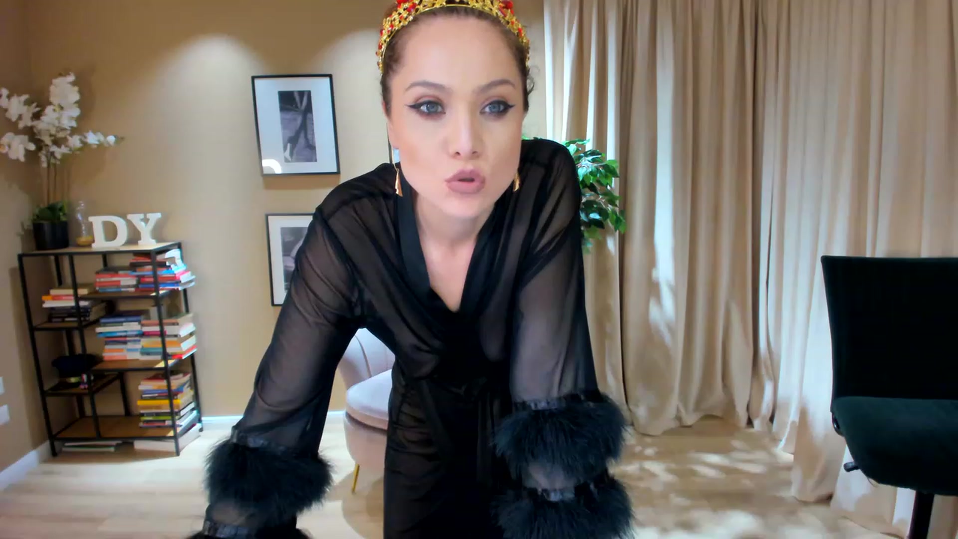 Gallery image thumbnail from SerenDYpity's myfreecams stream on, 03/19/2023, 01:28 image 15 of 20