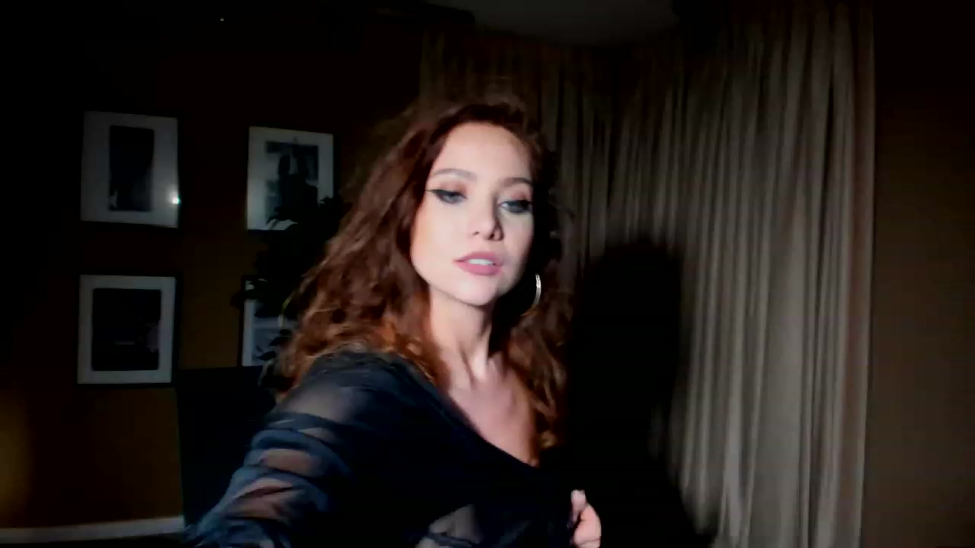 Gallery image thumbnail from SerenDYpity's myfreecams stream on, 04/08/2023, 22:07 image 10 of 20