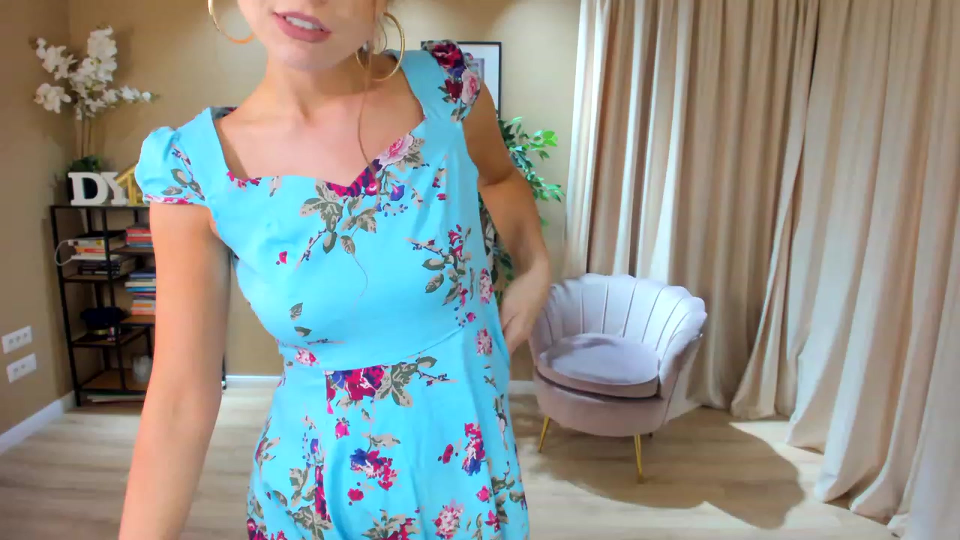 Gallery image thumbnail from SerenDYpity's myfreecams stream on, 04/08/2023, 22:07 image 8 of 20