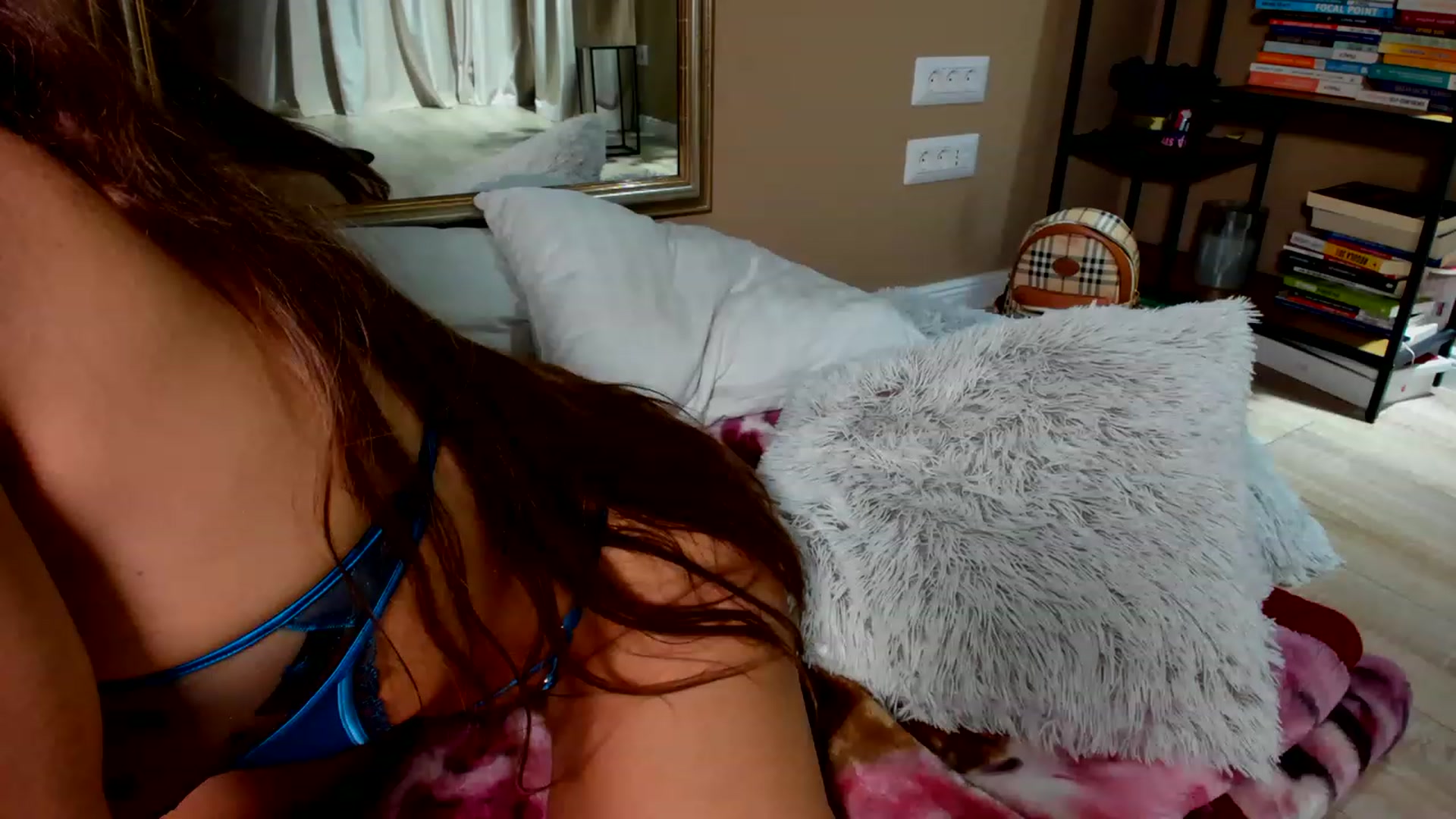 Gallery image thumbnail from SerenDYpity's myfreecams stream on, 04/19/2023, 23:11 image 20 of 20