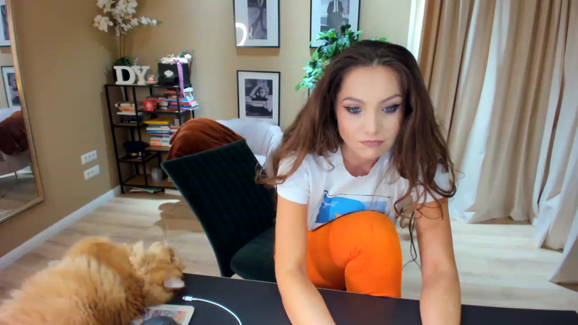 Gallery image thumbnail from SerenDYpity's myfreecams stream on, 04/23/2023, 19:23 image 1 of 20
