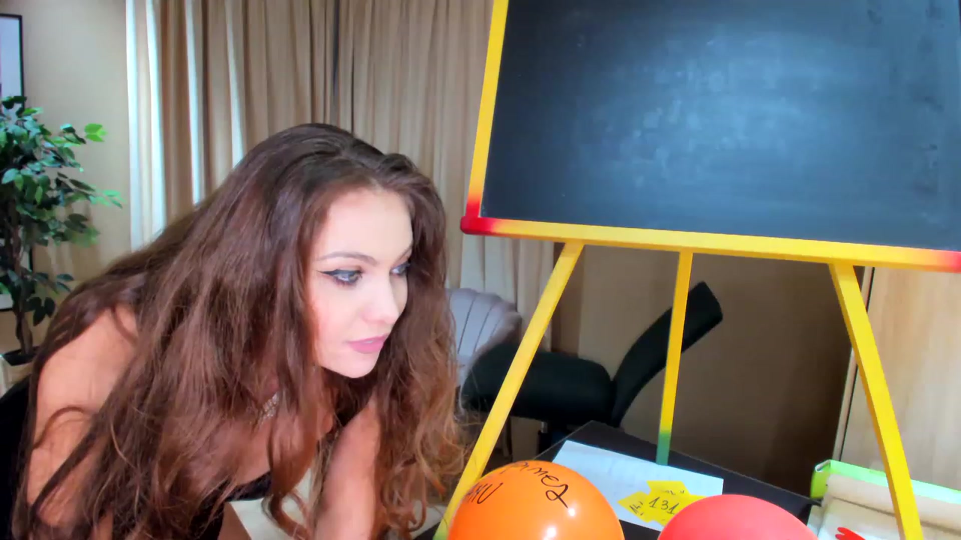Gallery image thumbnail from SerenDYpity's myfreecams stream on, 05/07/2023, 18:35 image 11 of 20