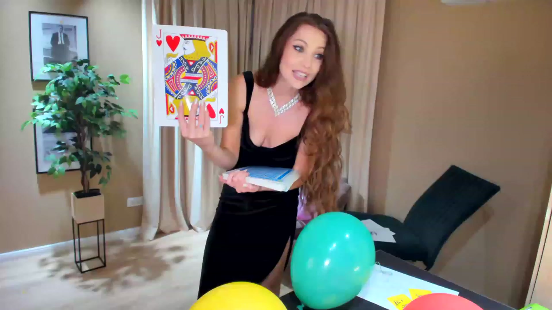 Gallery image thumbnail from SerenDYpity's myfreecams stream on, 05/07/2023, 18:35 image 13 of 20