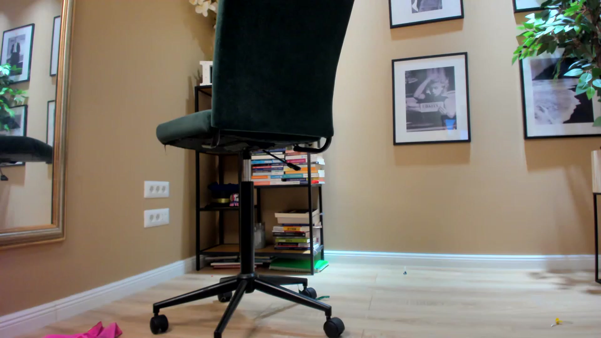 Gallery image thumbnail from SerenDYpity's myfreecams stream on, 05/07/2023, 21:45 image 15 of 20
