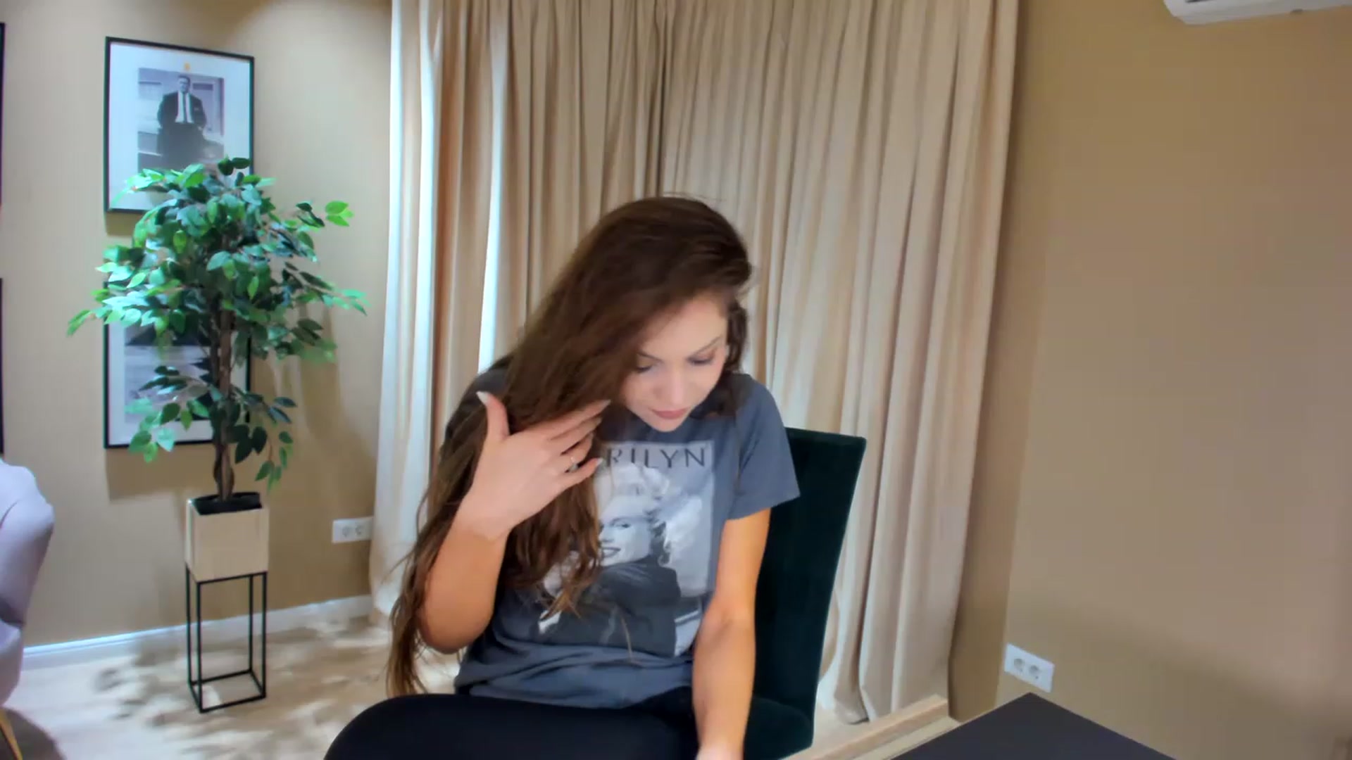 Gallery image thumbnail from SerenDYpity's myfreecams stream on, 05/09/2023, 18:35 image 9 of 20
