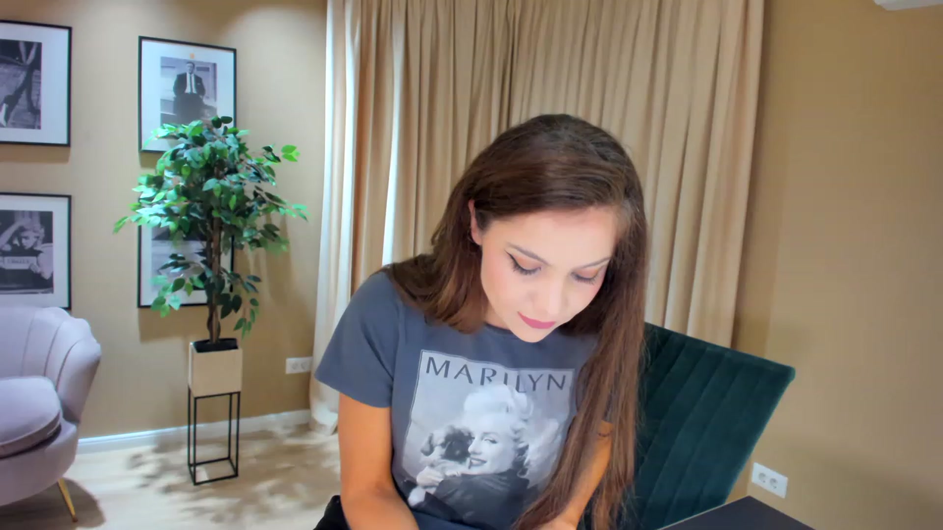 Gallery image thumbnail from SerenDYpity's myfreecams stream on, 05/09/2023, 18:35 image 16 of 20