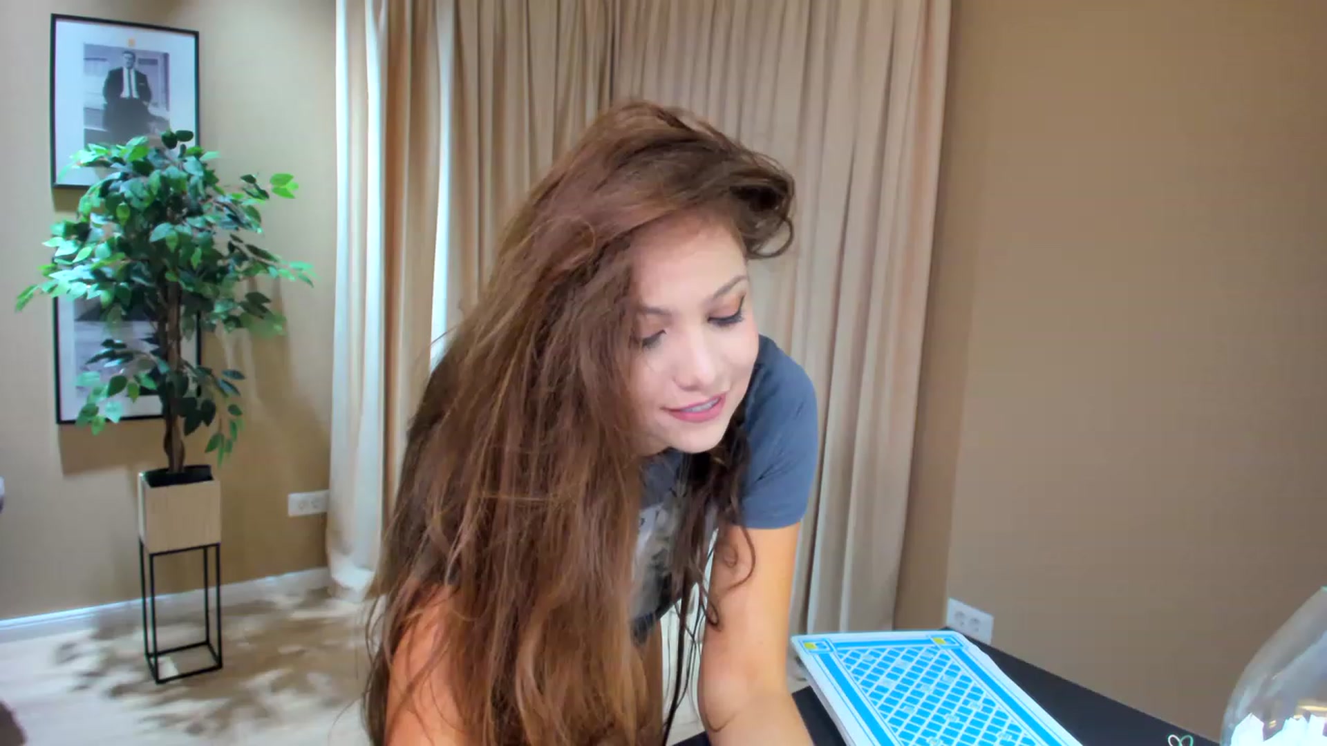 Gallery image thumbnail from SerenDYpity's myfreecams stream on, 05/09/2023, 19:21 image 10 of 20