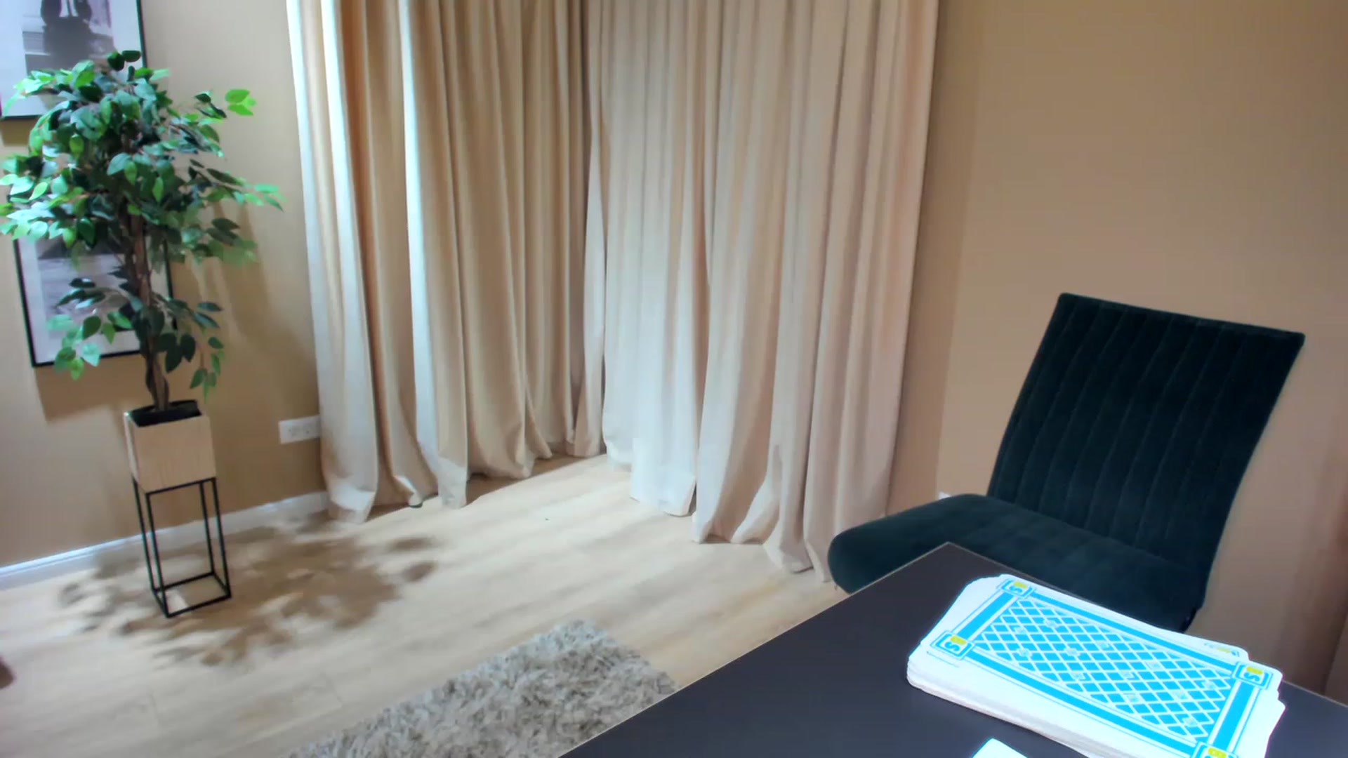 Gallery image thumbnail from SerenDYpity's myfreecams stream on, 05/10/2023, 24:30 image 3 of 20