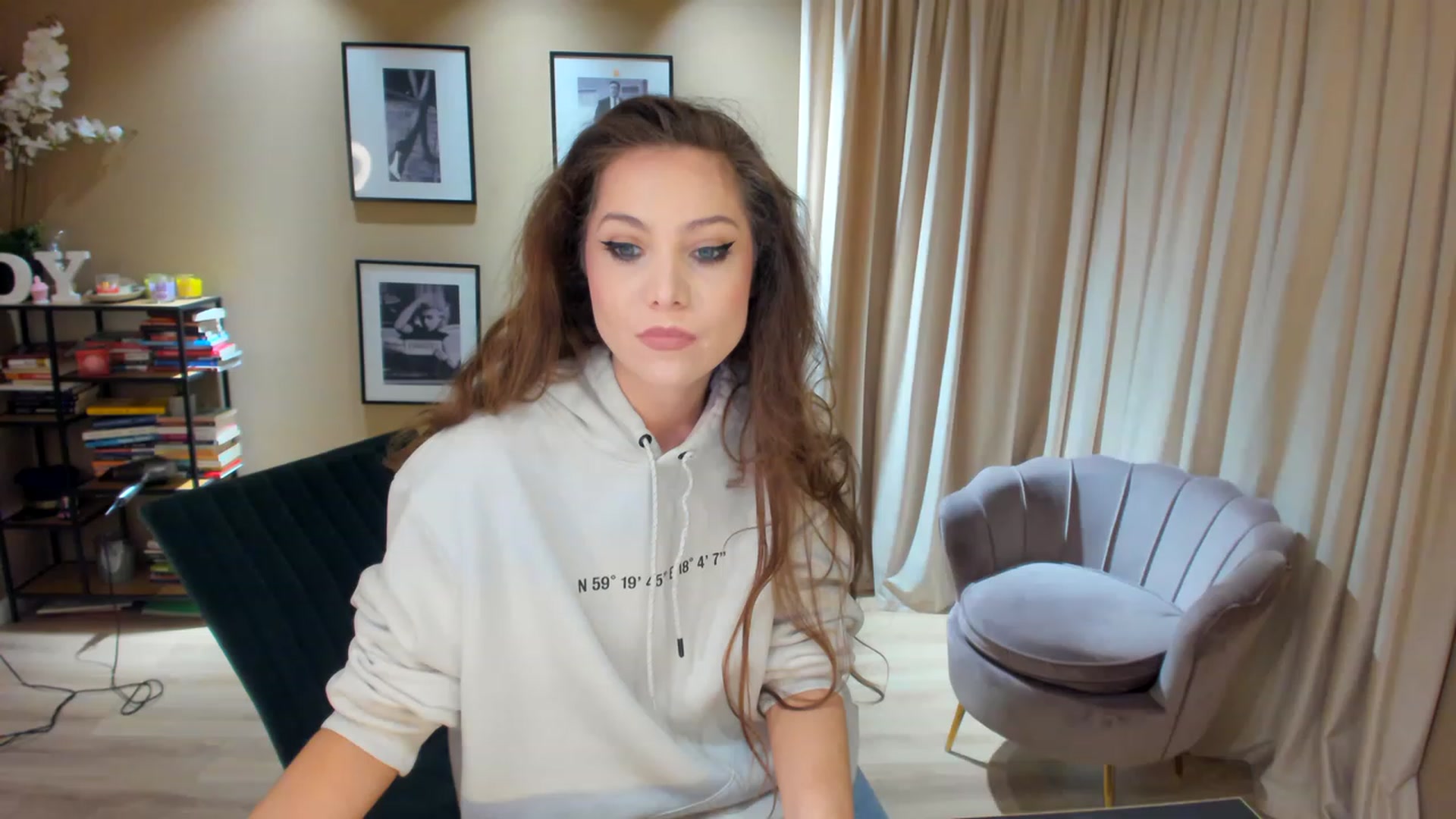 Gallery image thumbnail from SerenDYpity's myfreecams stream on, 05/14/2023, 18:37 image 5 of 20