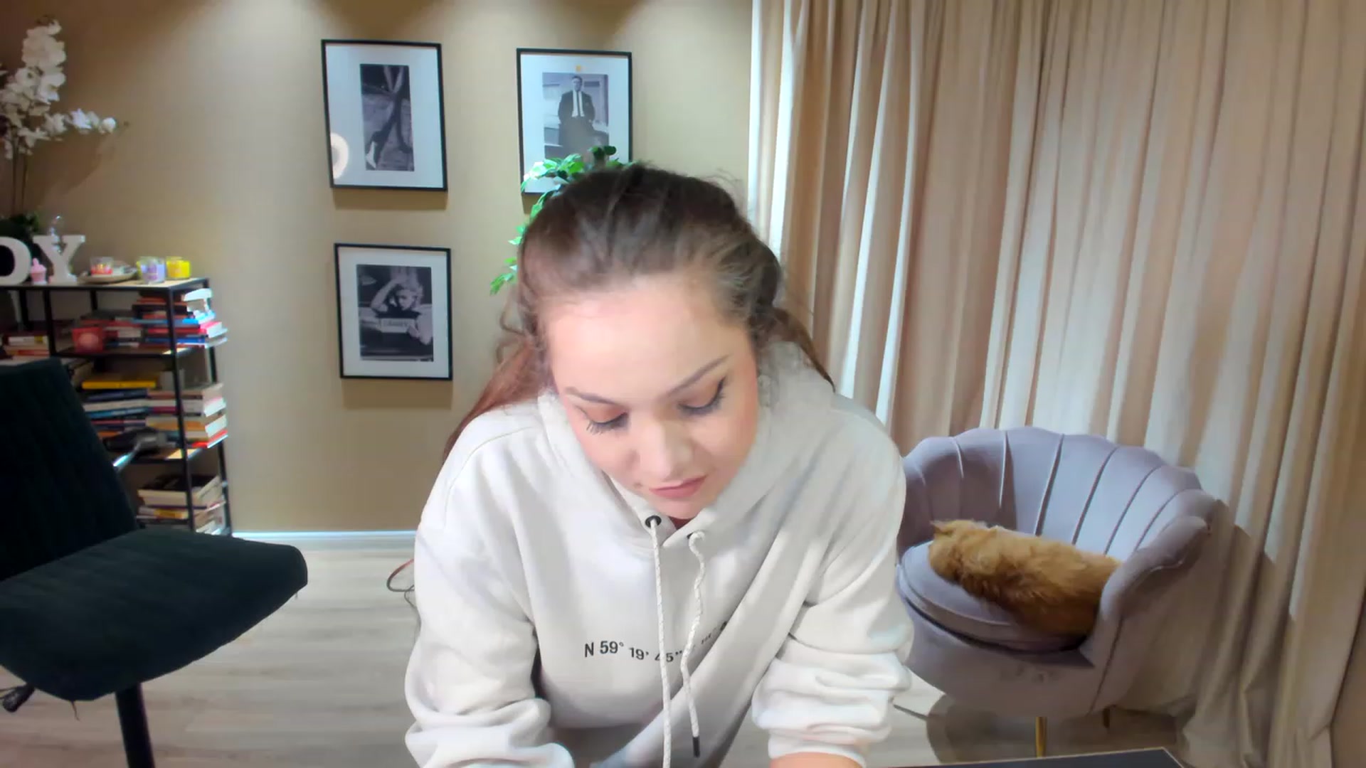 Gallery image thumbnail from SerenDYpity's myfreecams stream on, 05/14/2023, 18:37 image 1 of 20