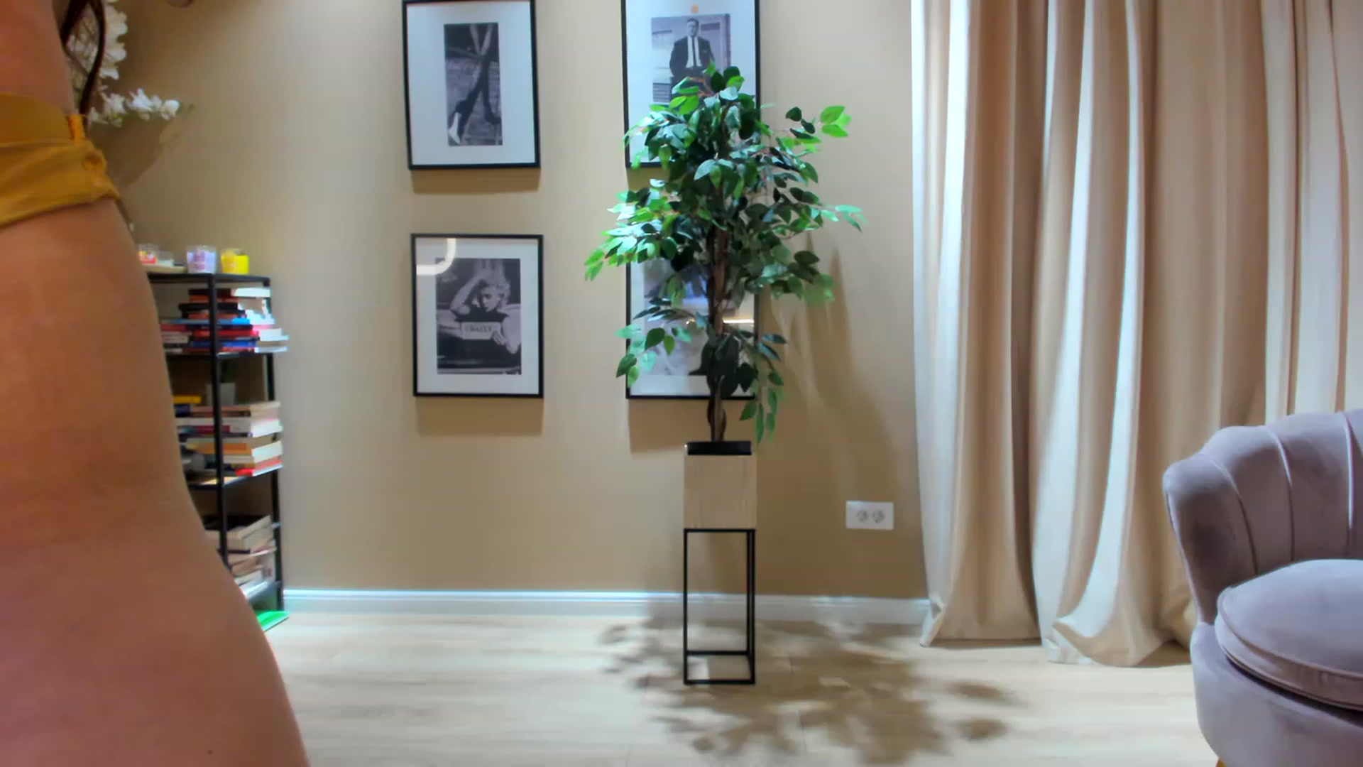 Gallery image thumbnail from SerenDYpity's myfreecams stream on, 05/14/2023, 18:37 image 8 of 20