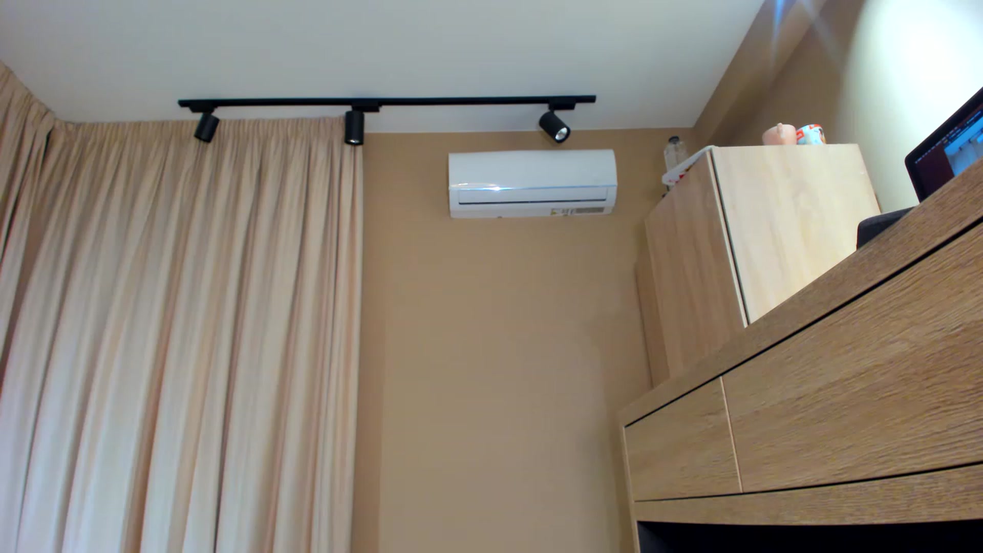 Gallery image thumbnail from SerenDYpity's myfreecams stream on, 05/21/2023, 21:30 image 12 of 20
