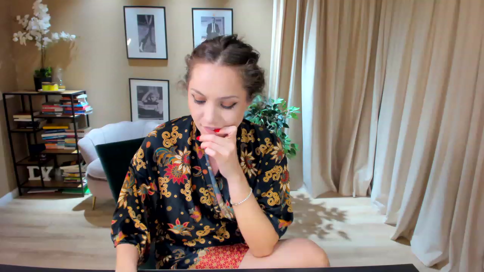Gallery image thumbnail from SerenDYpity's myfreecams stream on, 05/25/2023, 19:32 image 8 of 20