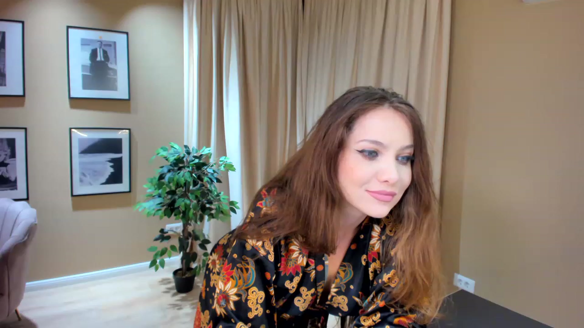 Gallery image thumbnail from SerenDYpity's myfreecams stream on, 05/25/2023, 21:01 image 12 of 20