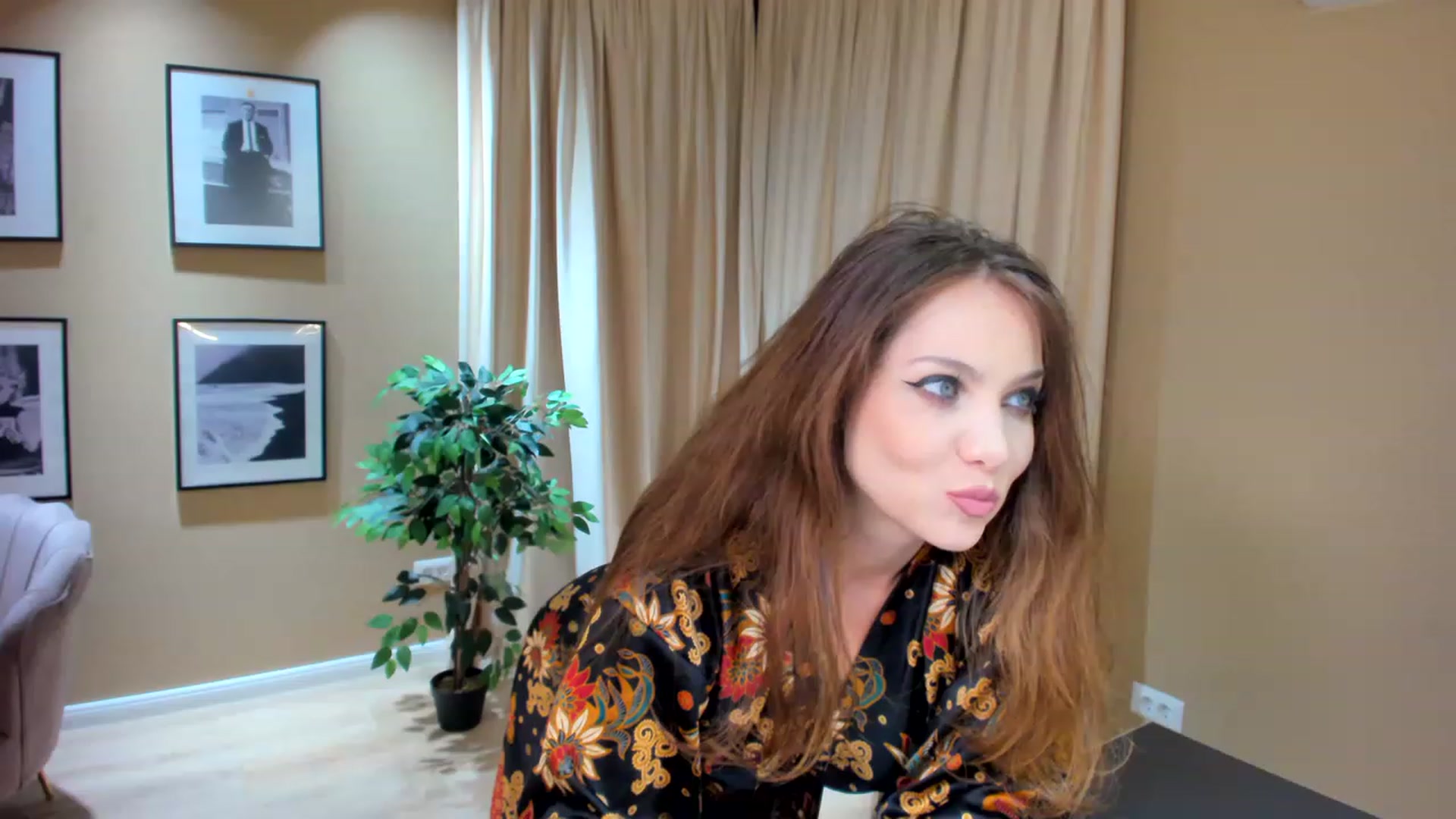 Gallery image thumbnail from SerenDYpity's myfreecams stream on, 05/25/2023, 21:01 image 13 of 20