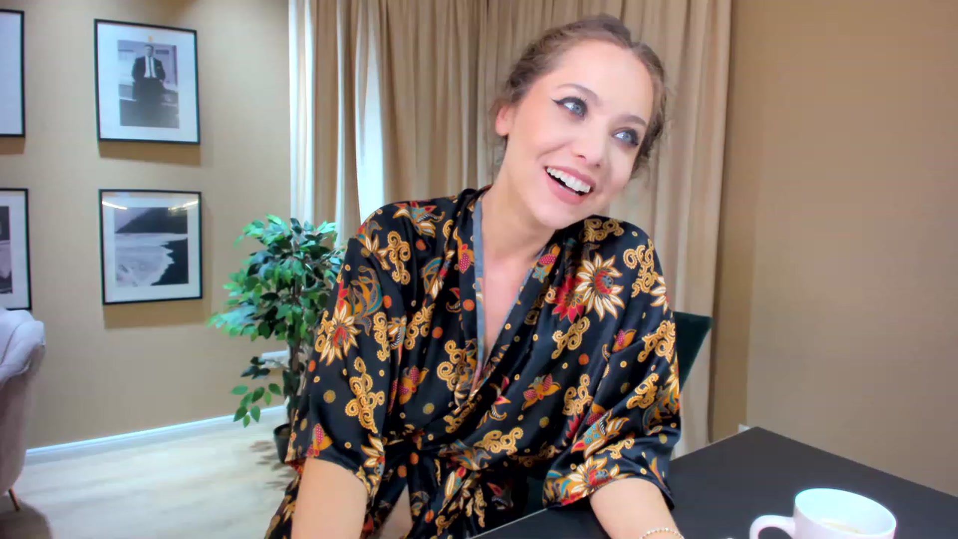 Gallery image thumbnail from SerenDYpity's myfreecams stream on, 05/25/2023, 21:01 image 1 of 20